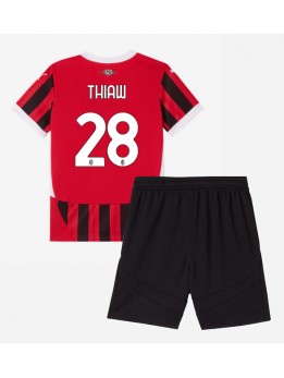 Billige AC Milan Malick Thiaw #28 Hjemmedraktsett Barn 2024-25 Kortermet (+ Korte bukser)